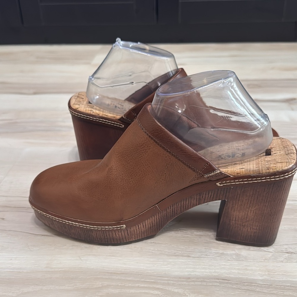 KORKS LORI BLOCK HEELED CLOGS - image 5